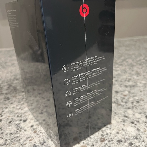 Beats Solo3 Wireless Headphones - Black - Picture 3 of 4